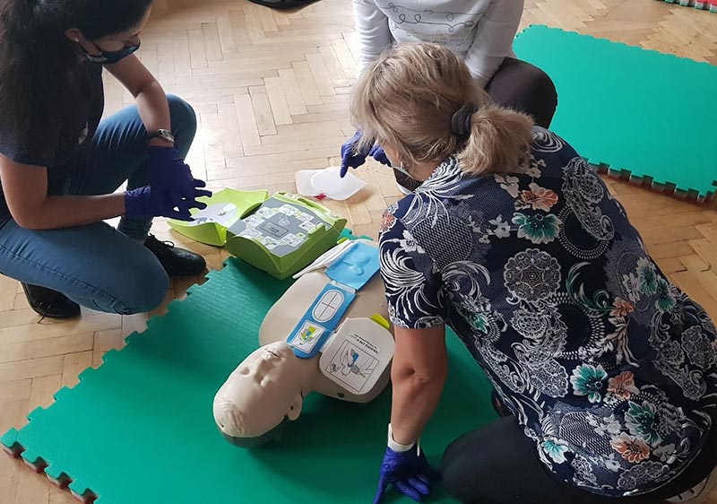 Kurs pierwszej pomocy w firmie Wrocław szkolenie z pierwszej pomocy dla pracowników firmy we Wrocławiu kurs pierwszej pomocy we Wrocławiu